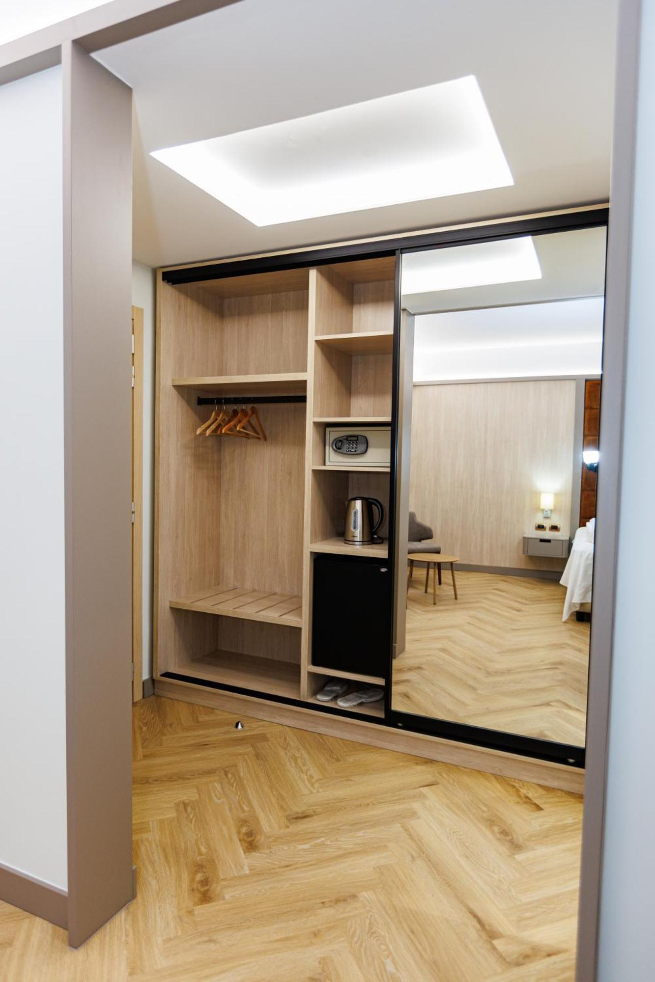 Hotel Fieri Экстерьер фото